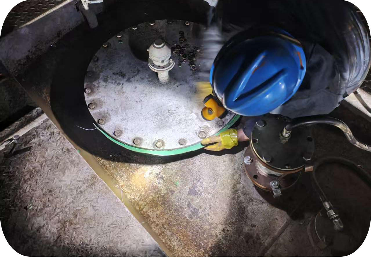 夜幕下的安全守護者：我司順利完成甲醇撬裝深度清洗作業(yè)